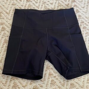 Heath yoga shorts medium
